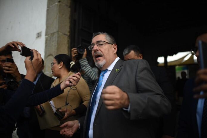 Corte Constitucional ordena tomar posesión a autoridades electas en Guatemala