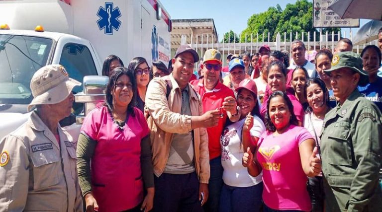 Entregan ambulancia a comunidad Los Barrancos de Fajardo en Monagas