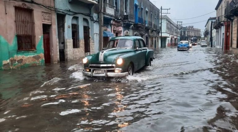 Emiten alerta temprana por intensas lluvias en Cuba