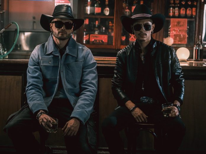 Gustavo Elis y Justin Braham estrenaron el corrido “Cantinero”