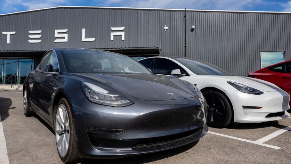 Aumentan las ventas de Tesla en China y los pedidos superan la subida de precios