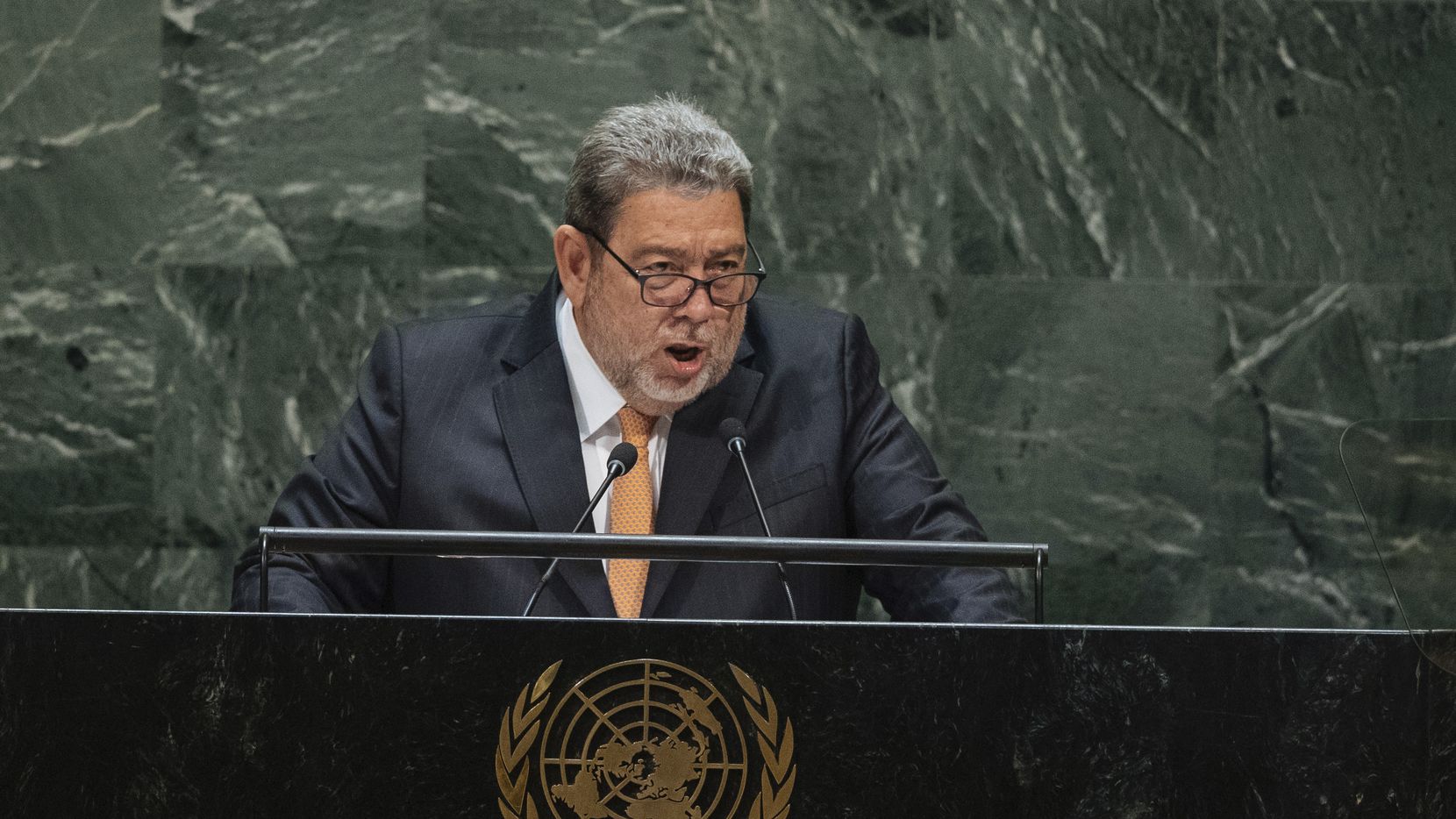 Ralph Gonsalves considera que Guyana puede «dormir mejor» tras la reunión con Venezuela