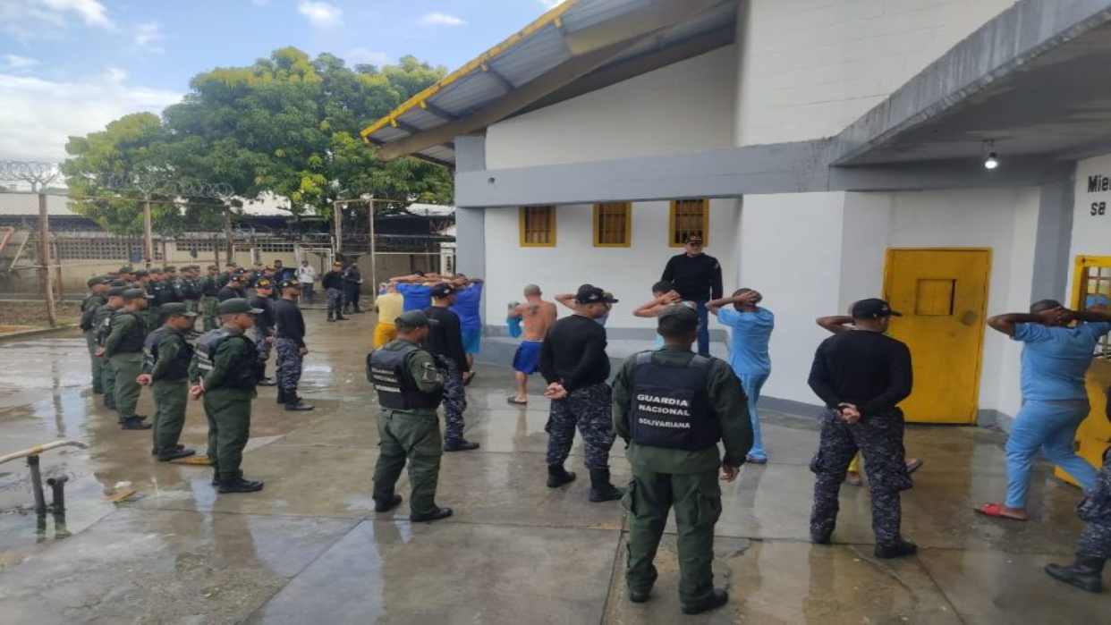 Realizan operativo de requisas en el Centro Penitenciario Yare III
