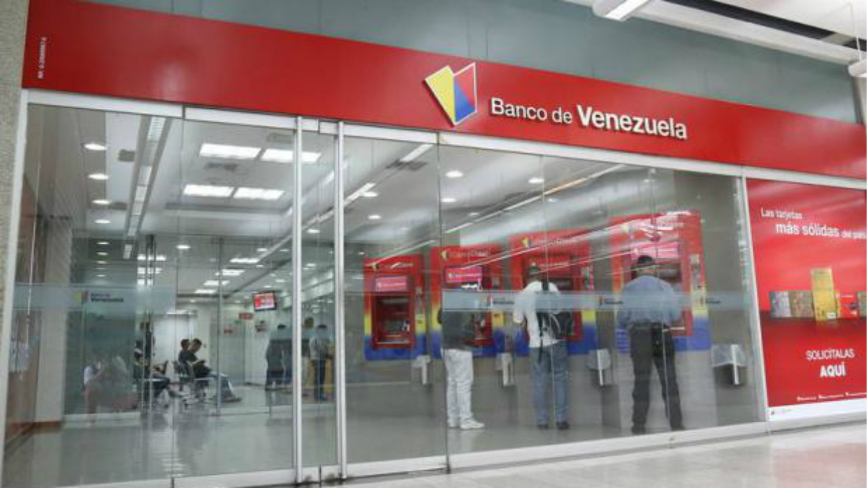 Mandatario nacional exhorta a la banca pública y privada a democratizar créditos para el 2024