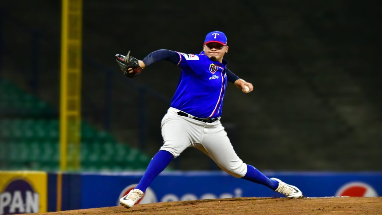 Tiburones de La Guaira le ganó 11-4 a las Águilas del Zulia en el Universitario
