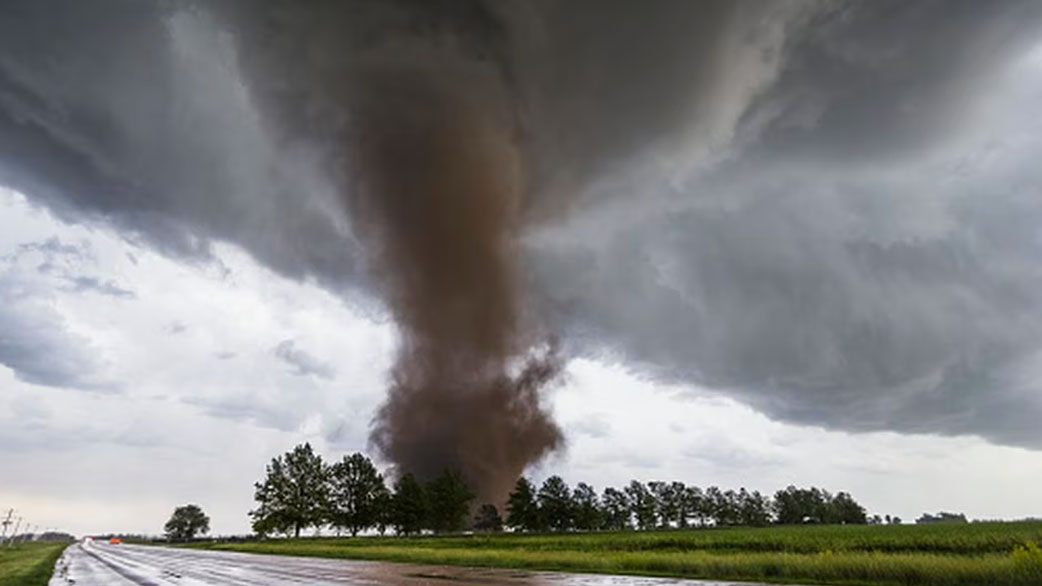 Tornados dejan al menos 3 muertos y numerosos destrozos en el sureste de EEUU