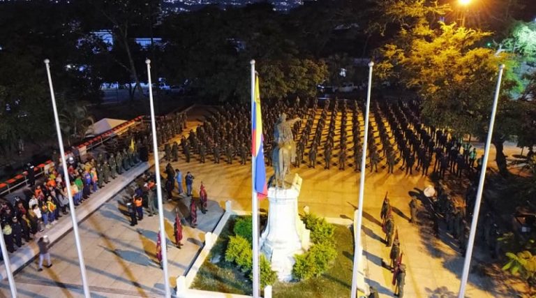 Tricolor patrio fue izado en todo el país en defensa de la Guayana Esequiba