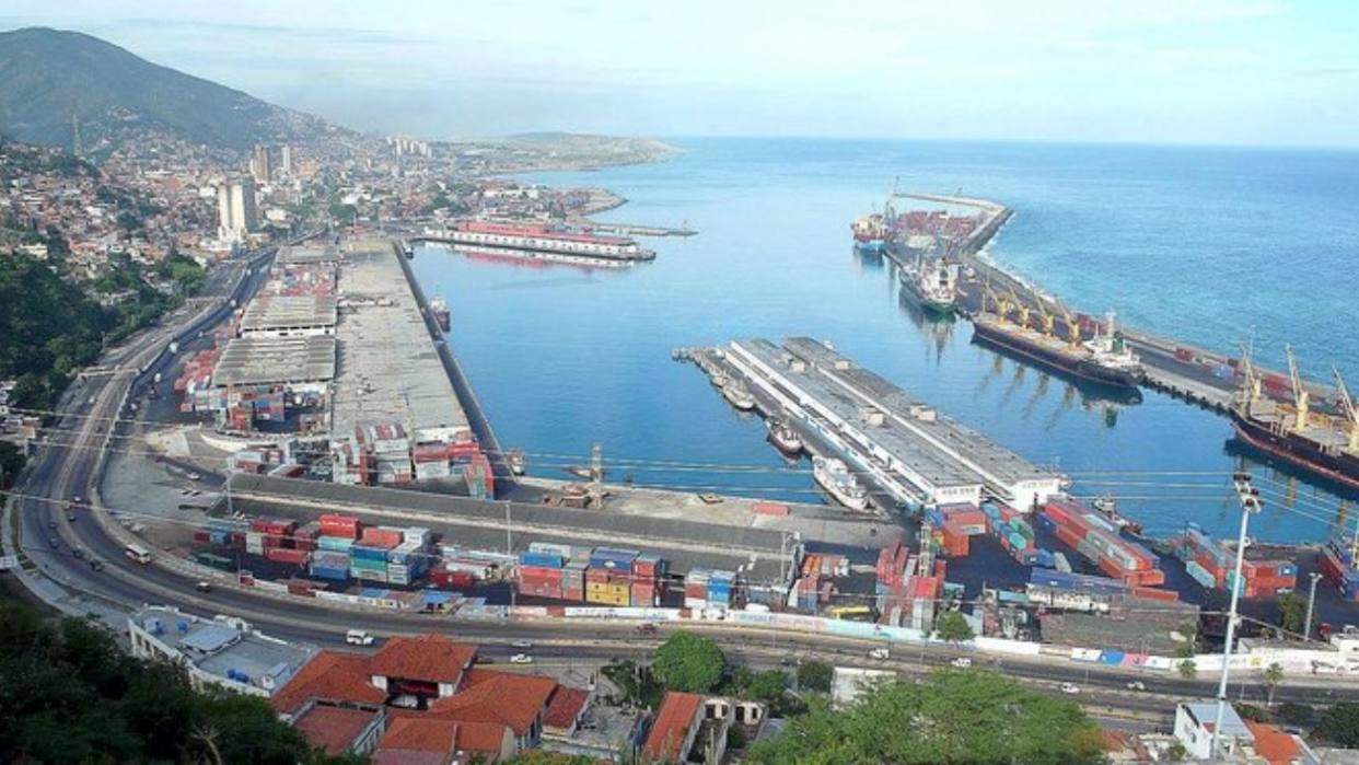 Venezuela moderniza puertos y construye buques para fortalecer el transporte marítimo