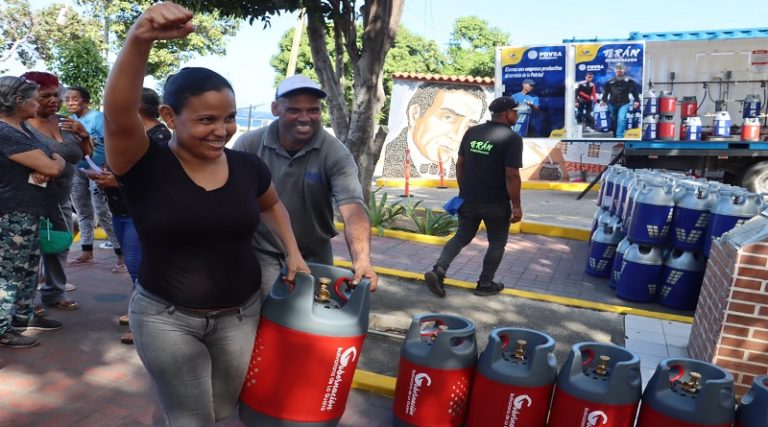 Realizan jornada de sustitución de cilindros de gas doméstico en La Guaira