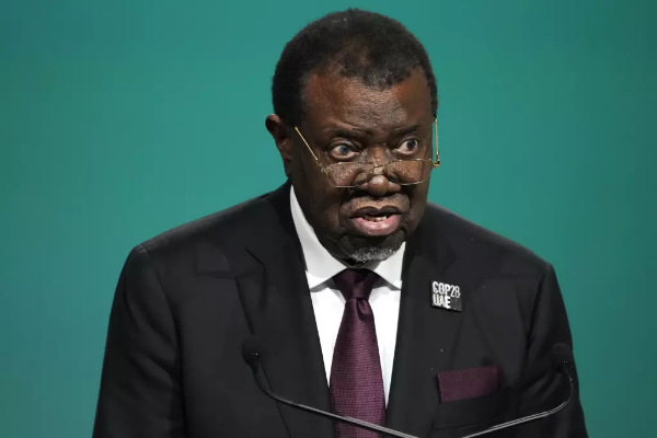 Presidente de Namibia iniciará tratamiento contra el cáncer