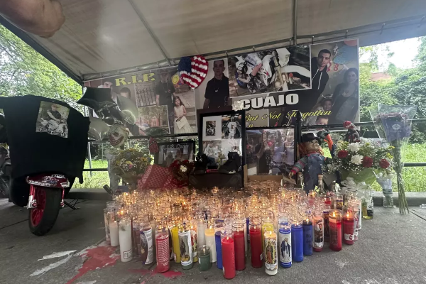 Policía de New York es acusado de causarle la muerte a motociclista al lanzarle una heladera