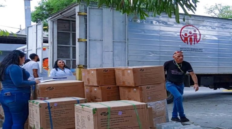Distribuyen 300 mil insumos médico-quirúrgicos en La Guaira