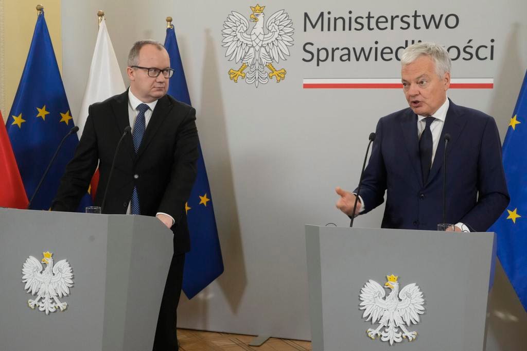 Comisario europeo elogia esfuerzos de nuevo gobierno de Polonia