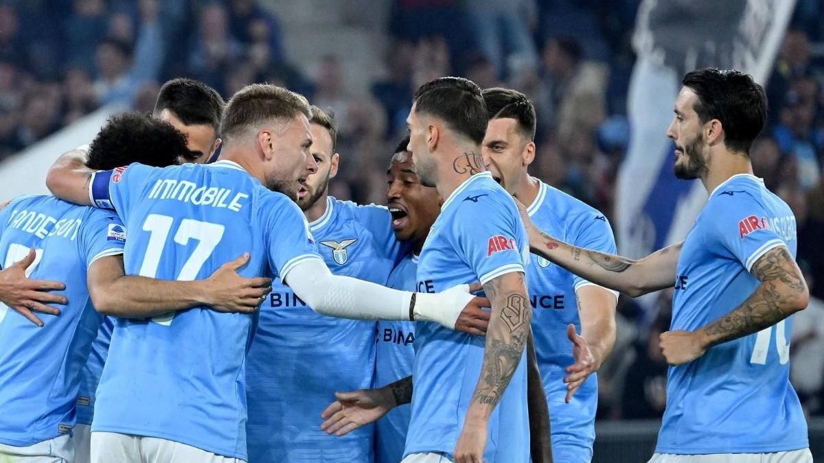 Castigan con cierre parcial del estadio a la Lazio por cánticos racistas en la Copa de Italia