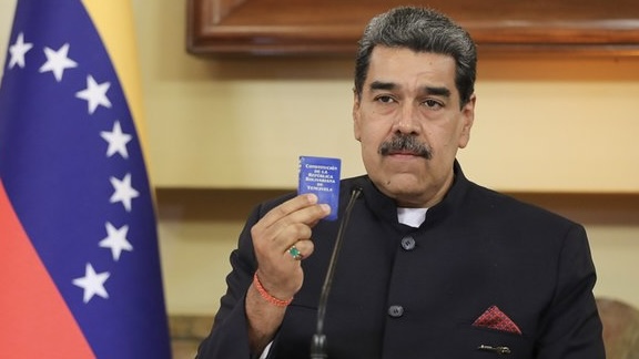 Presidente Nicolás Maduro: «La oposición se arrastra a los intereses de la Casa Blanca»