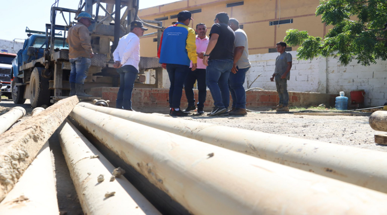 Supervisan obra de pozo profundo para favorecer a población de La Guaira
