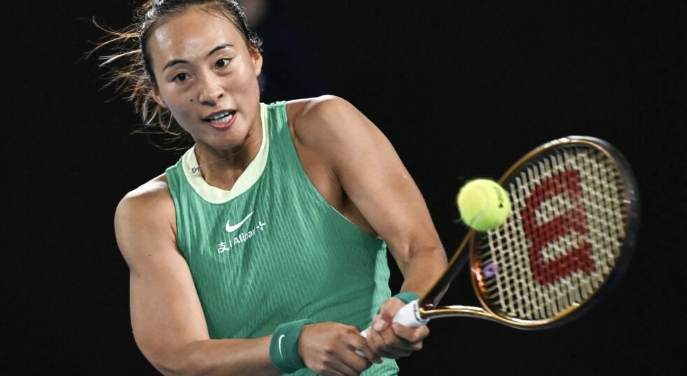 La china Zheng Qinwen avanza a semifinales del Abierto de Australia
