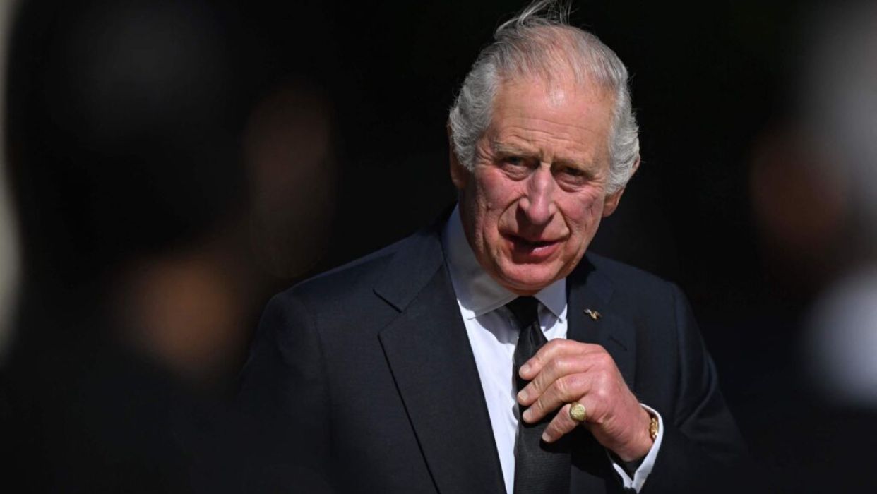 Rey Carlos III sale del hospital tras haber sido operado de la próstata