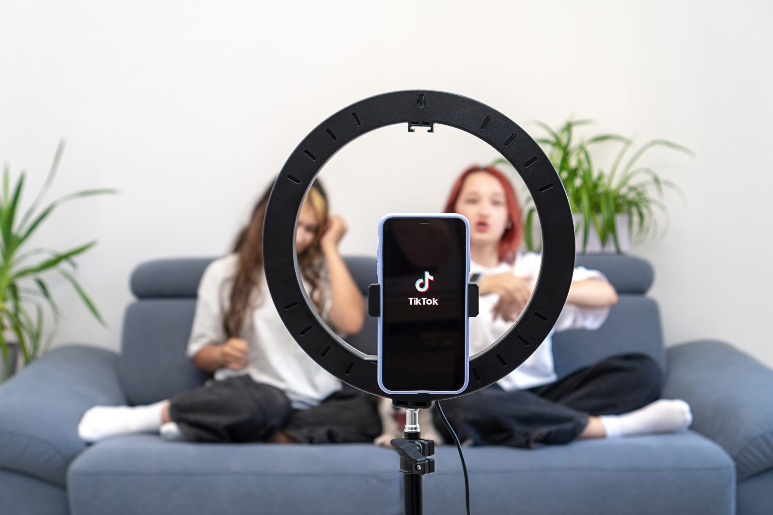 Universal Music advierte que retirará sus canciones de TikTok