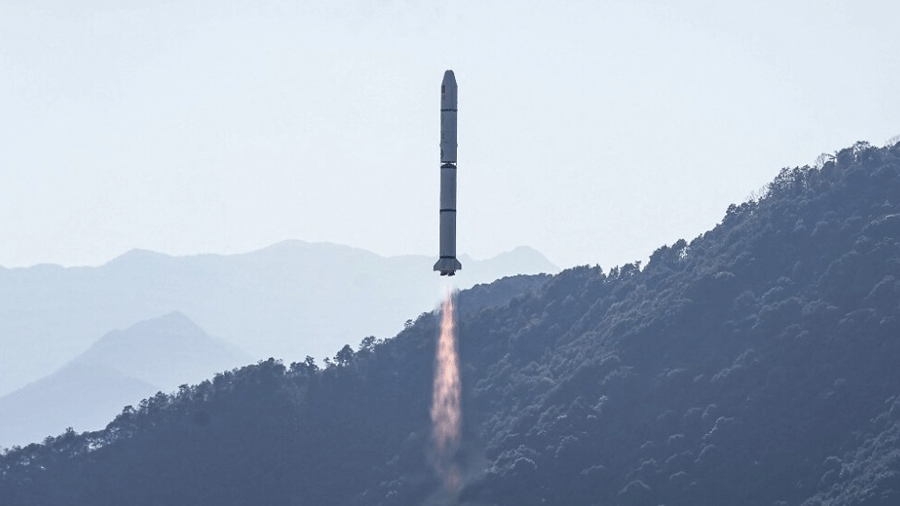 China lanza poderoso telescopio de rayos X para estudiar eventos cósmicos violentos