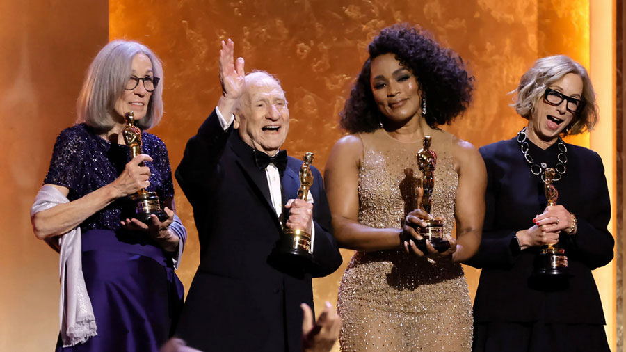 El maestro de la comedia Mel Brooks recibió un Oscar honorífico a los 97 años