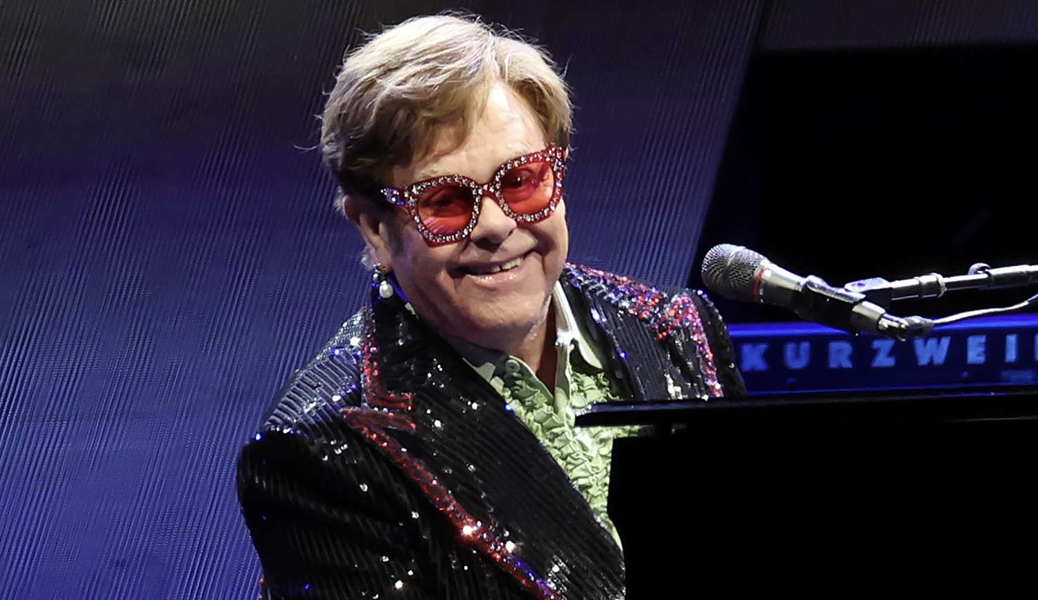 Elton John se convierte en un artista EGOT al ganar su primer Emmy