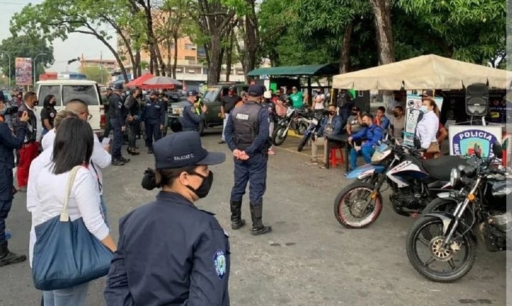 Decreto 153 contempla uso de casco, chaleco y guantes a motorizados en el estado Barinas