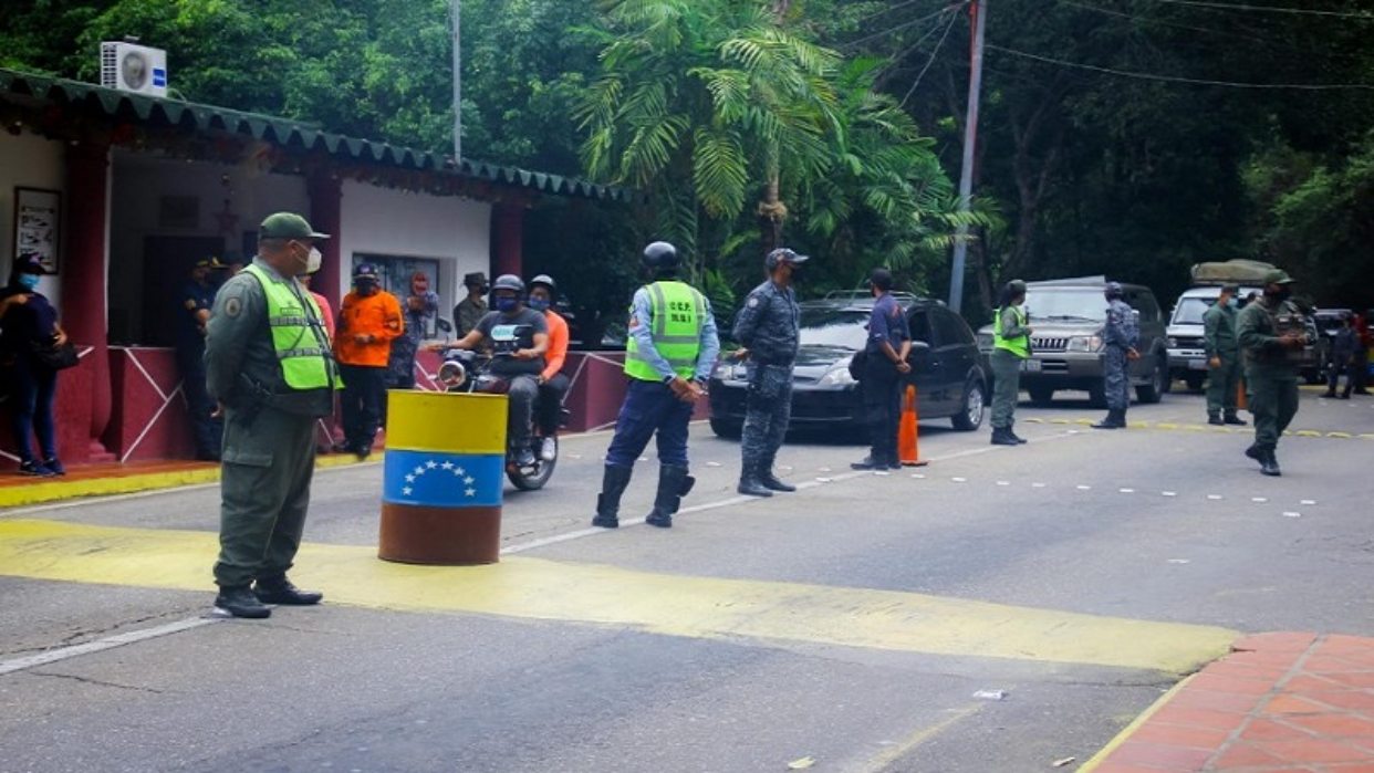 Cerrada carretera hacia Ocumare de la Costa y Choroní este 7 de enero