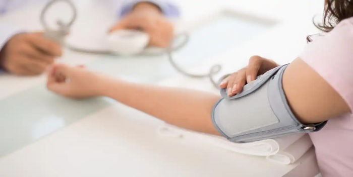 Cómo reducir la tensión alta con nutrición y ejercicio