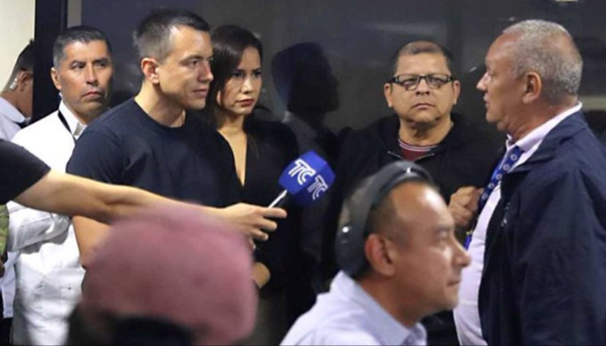 Presidente Noboa visitó el canal de televisión de Ecuador que sufrió asalto armado
