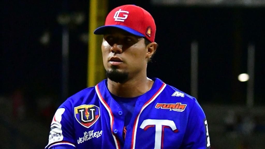 Tiburones dio el primer golpe durante el inicio de la final de la LVBP