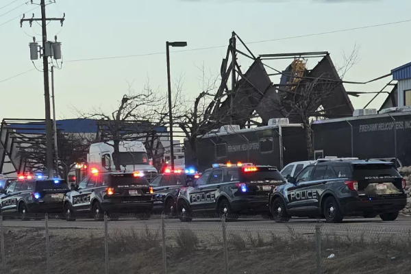 Derrumbe de un hangar en el aeropuerto de Boise, Idaho, deja 3 muertos y 9 heridos
