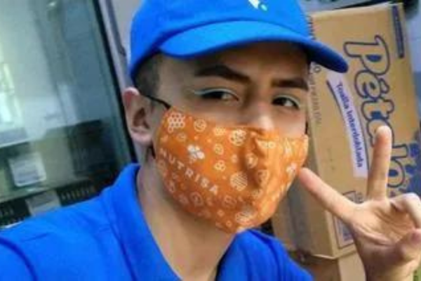 Joven denunció haber recibido rechazo de su jefe por ir maquillado: «No puedes venir así»