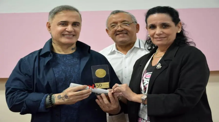Cuba condecora al fiscal Tarek William Saab por la trascendencia de sus aportes