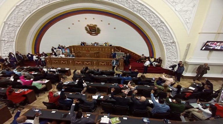 Aprueban designación de Franklin Seltzer como embajador ante la Santa Sede