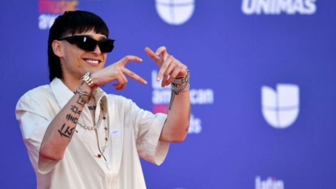 ¡Se acabó la novela! Peso Pluma toma drástica decisión sobre su presentación en Viña del Mar