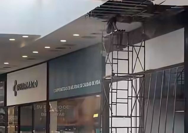 ¡Una súper gotera! En el techo de ciudad TRAKI en Guacara (+ Video)