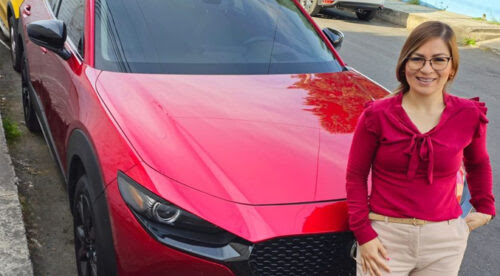 Le regaló un carro a su ex: “Siempre será la madre de mi hijo”