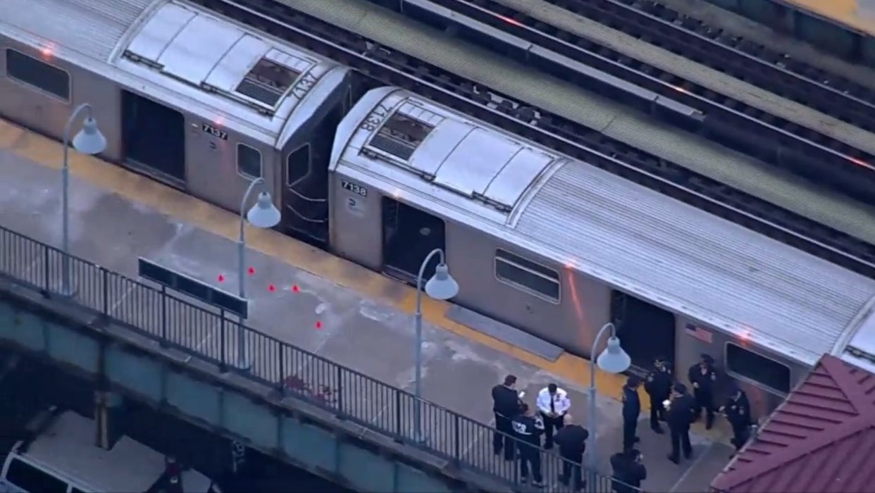 Un muerto y cinco heridos en un tiroteo en una estación de metro en el Bronx de Nueva York