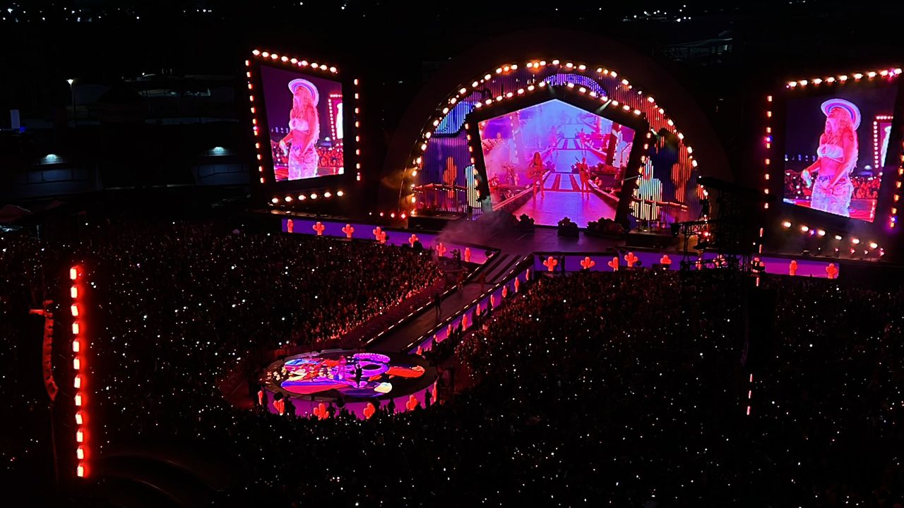 Situación durante el show de Karol G aclarada por fanáticos: “Todo muy bien, fue una confusión, y se solventó” (+ Video)