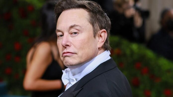 Ex ejecutivos de Twitter exigen a Musk pago de indemnizaciones