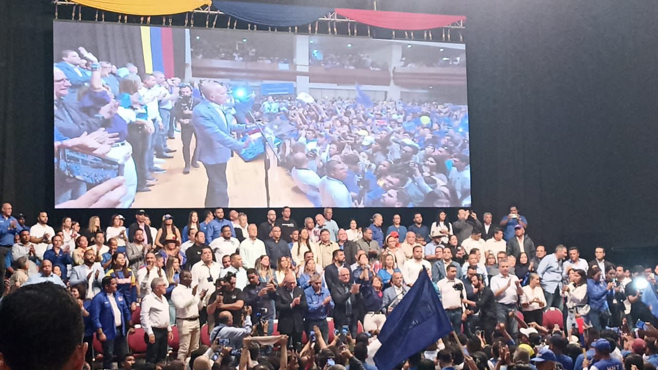 Rosales: «Busquen un candidato que pase las trabas y los obstáculos, y yo le entregó la candidatura. Búsquenlo, pero no sigan difamando»