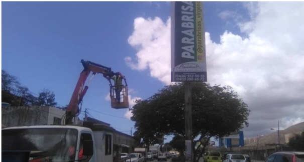 Gobernación de Nueva Esparta retira vallas publicitarias en avenidas de la isla