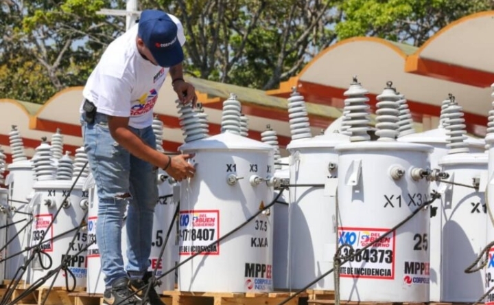 50 mil luminarias y mil 12 transformadores entregados para atención de casos del 1×10 en el país