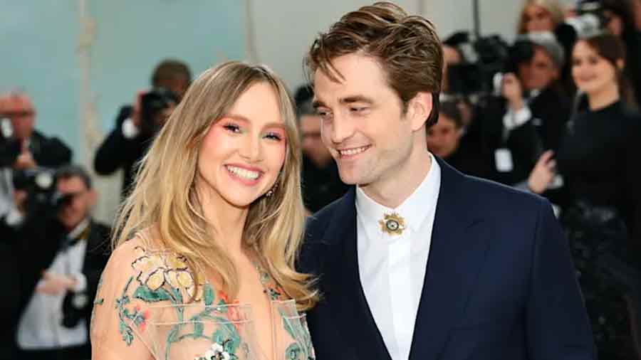 En medio de un profundo hermetismo, Robert Pattinson y Suki Waterhouse se convirtieron en padres