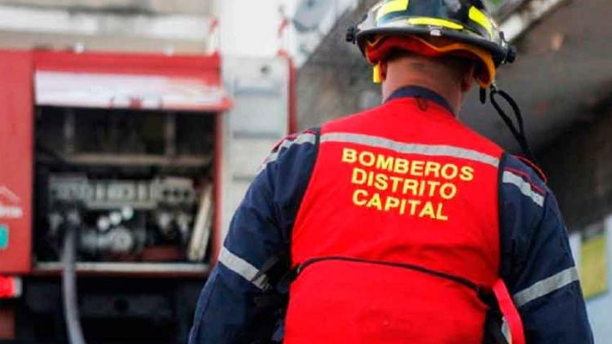 Se registró un incendio en local comercial ubicado en Chacao