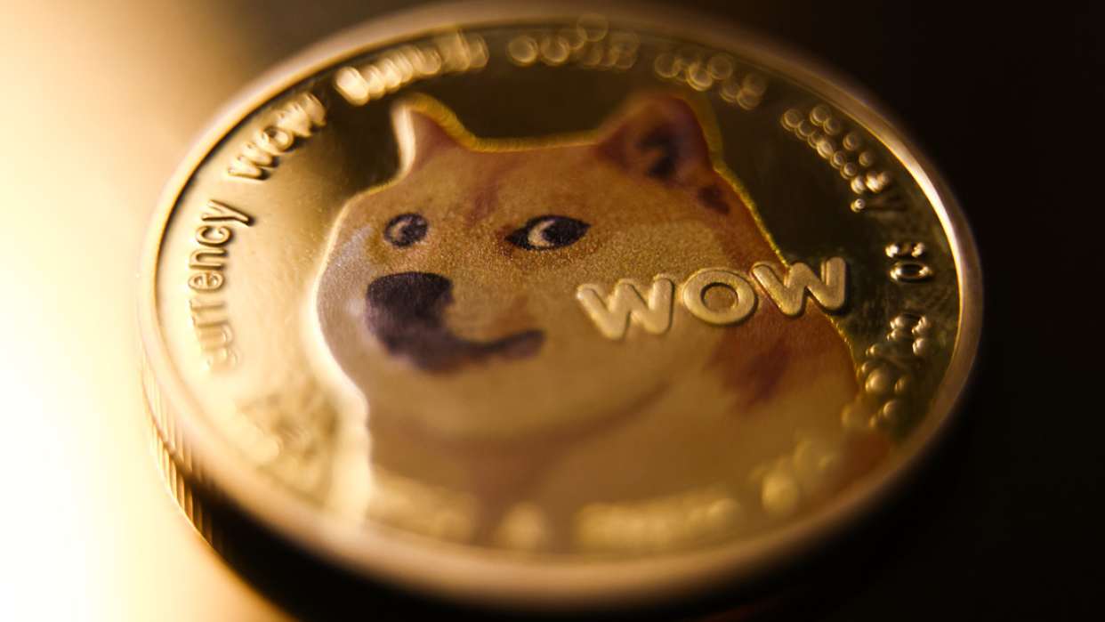 «¡Dogecóin a la luna!»: Musk apoya la criptomoneda y hace una promesa