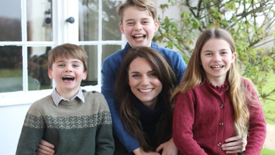 Difunden la primera foto de Kate Middleton desde su cirugía