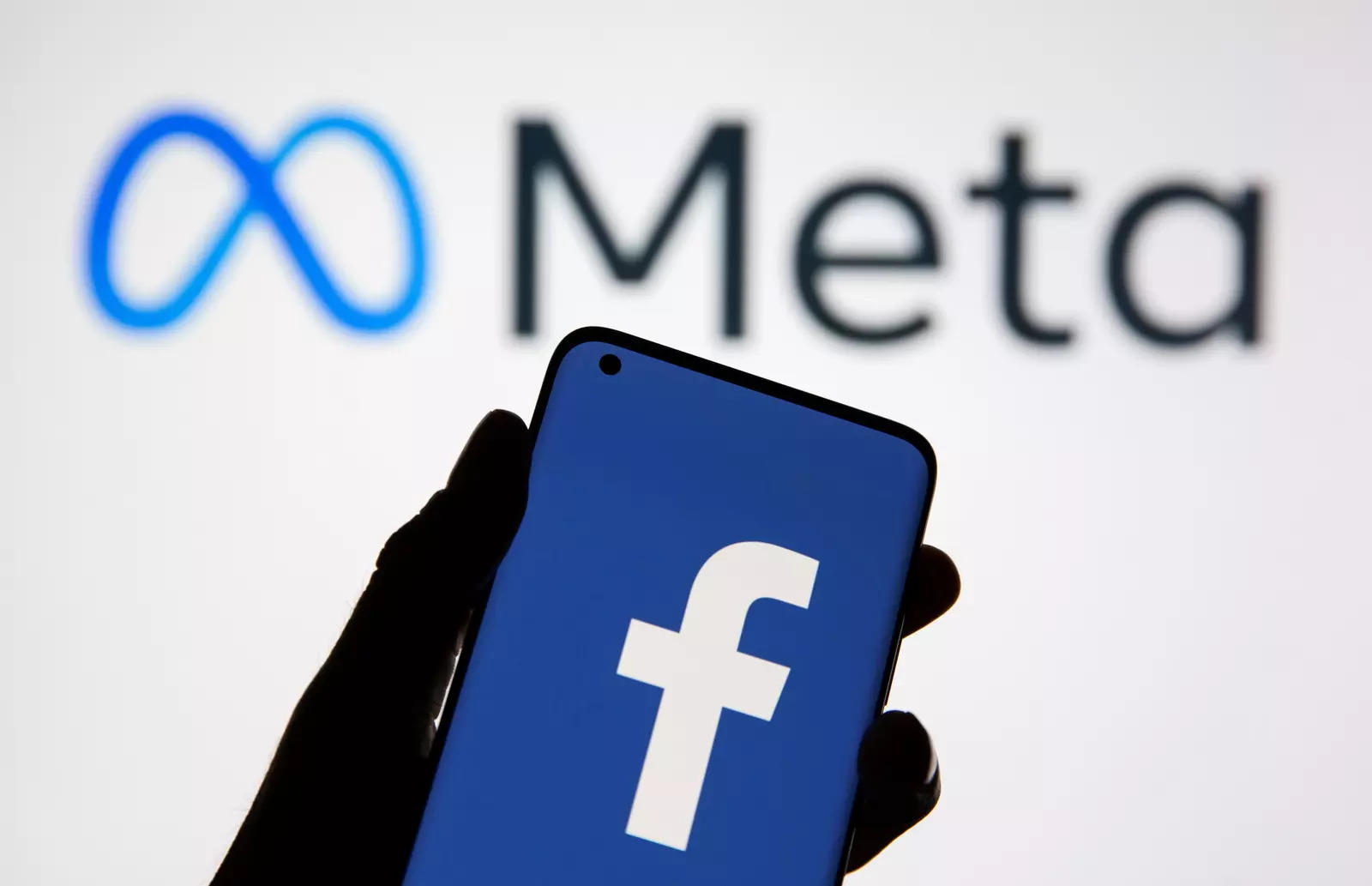 Australia consultará con los medios la medida de Meta de poner fin a las noticias de Facebook