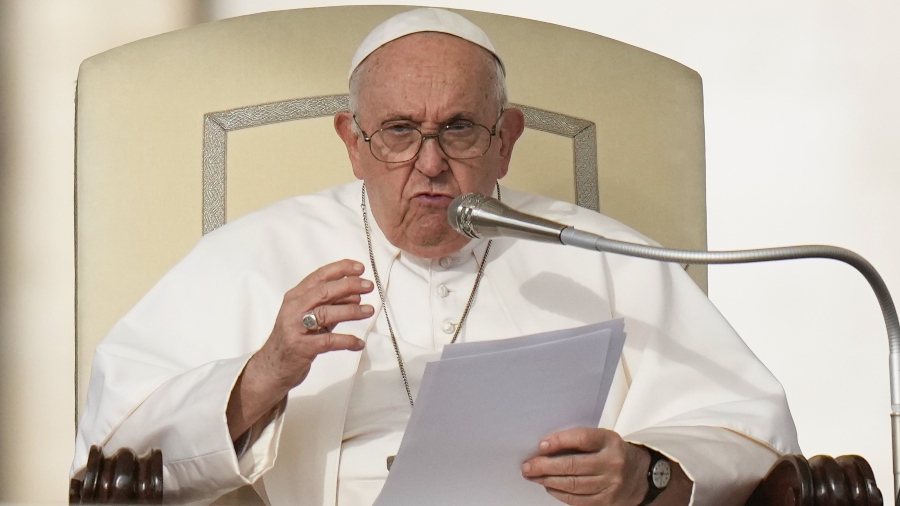 El Papa denuncia la «locura» de la güerra, que matâ a «muchos jóvenes»